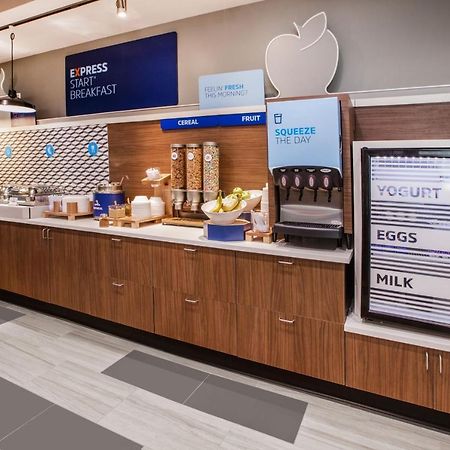 Holiday Inn Express & Suites - Ottawa By Ihg Екстериор снимка