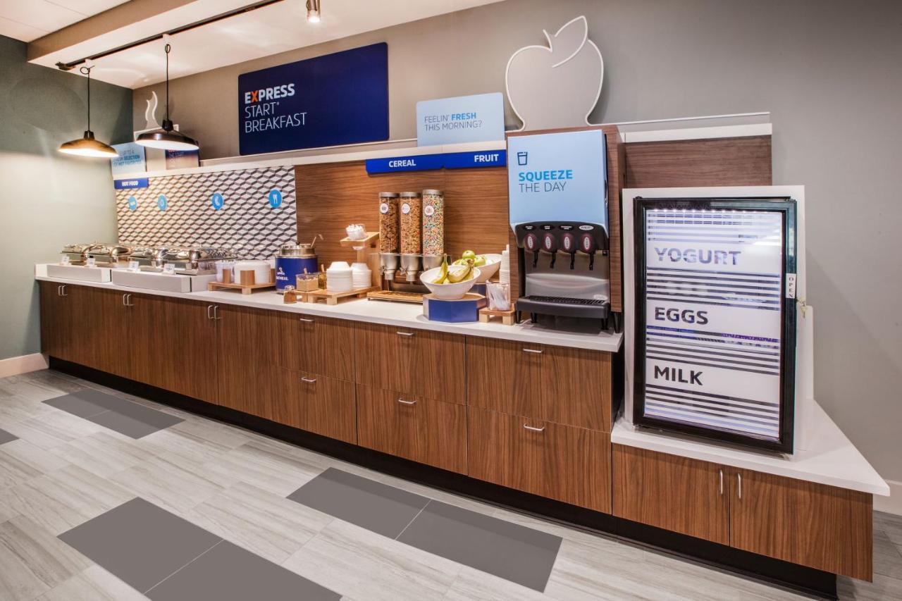 Holiday Inn Express & Suites - Ottawa By Ihg Екстериор снимка